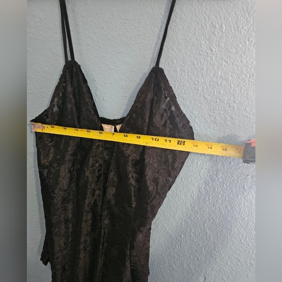 Vintage VICTORIAS SECRET Gold Label Black Burnout Velvet Teddy Lingerie Romper - Picture 4 of 4